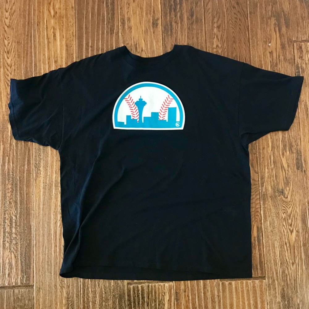Casual Industrees Seattle Skyline ⚾️ Shirt - XXL